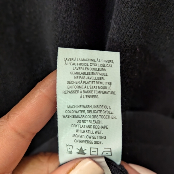 💵2/20$ bundle and save💵 Reitmans| V-Neck Long Sleeve Shirt - Picture 5 of 8